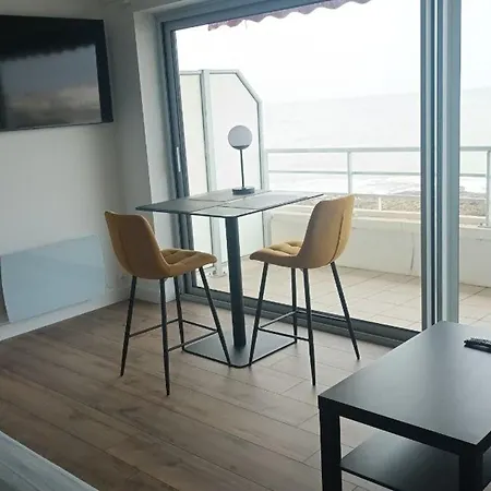 Neuf Avec Terrasse Sur Et Garage A - Fr-1-494-207 * Royan