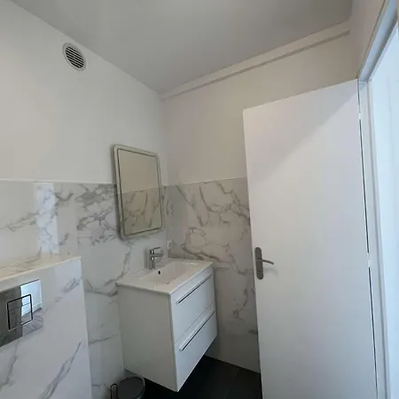 Appartement Neuf Avec Terrasse Sur Et Garage A - Fr-1-494-207 Royan